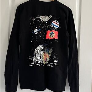 Buc-ee’s Black Long Sleeve Graphic Tee